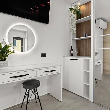 Polaris & Antares * Pula