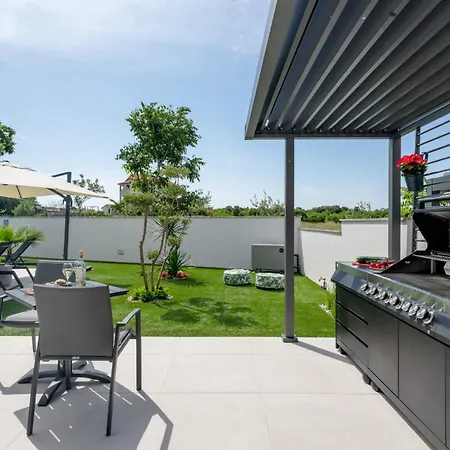 Polaris & Antares Pula