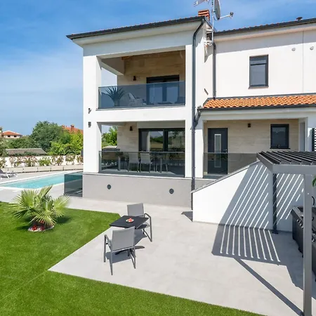 Polaris & Antares * Pula