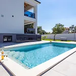 Polaris & Antares Villa Pula