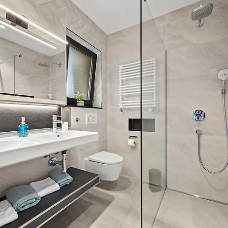 Polaris & Antares * Pula