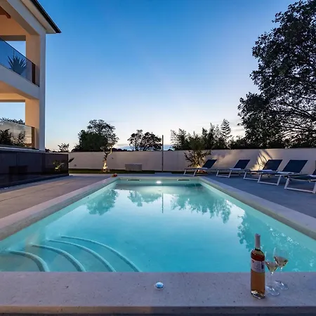 Polaris & Antares Villa Pula