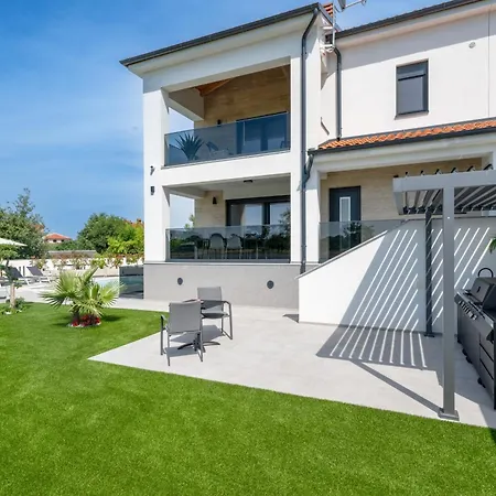 Polaris & Antares * Pula