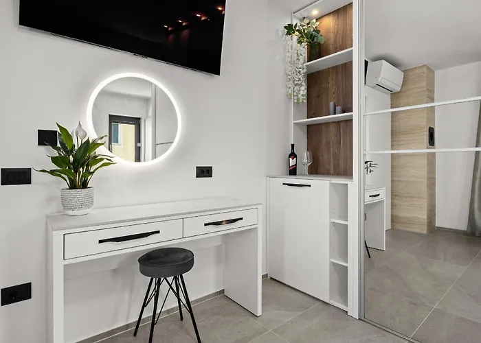 Polaris & Antares * Pula