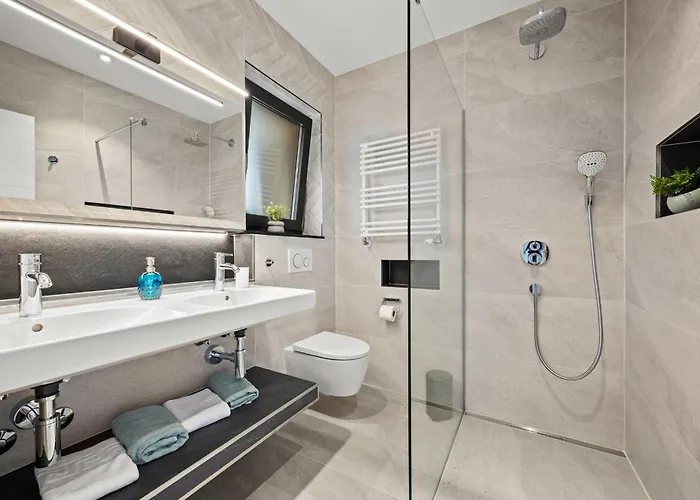 Polaris & Antares * Pula