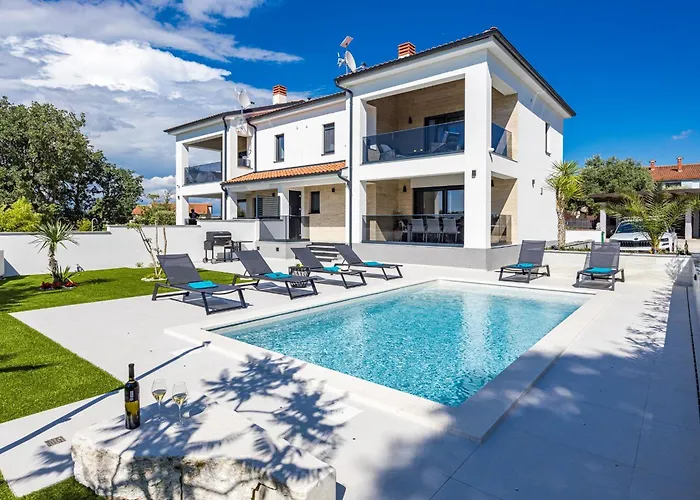 Polaris & Antares Pula