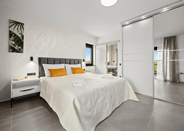 Vila Polaris & Antares *