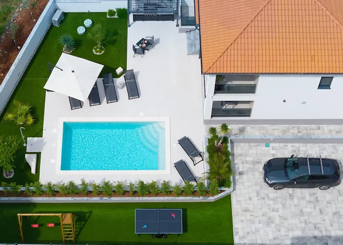 Polaris & Antares Pula