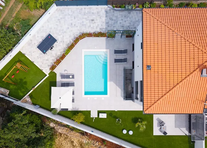 Polaris & Antares Vila