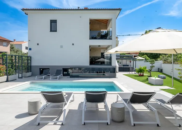 Vila Polaris & Antares Pula