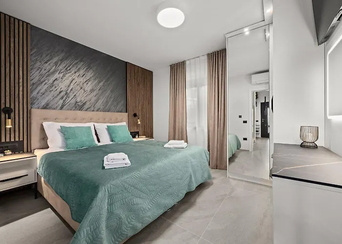 Polaris&antares Villa Pola